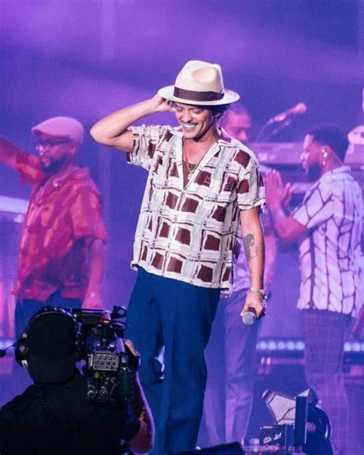 Bruno Mars's Longtime Girlfriend Is Reportedly Pregnant Teen Vogue