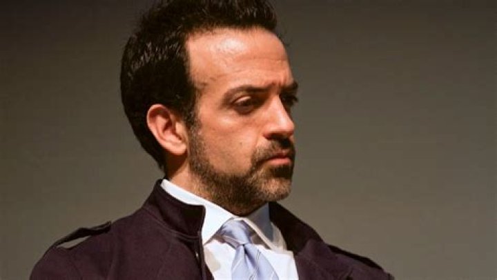 Pablo Perroni, actor de Televisa, revela en 'VLA' si tiene una relaci&oacute;n