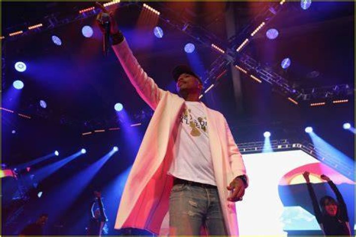 Pharrell Williams Performs at Pepsi NFL Rookie of the Year Award